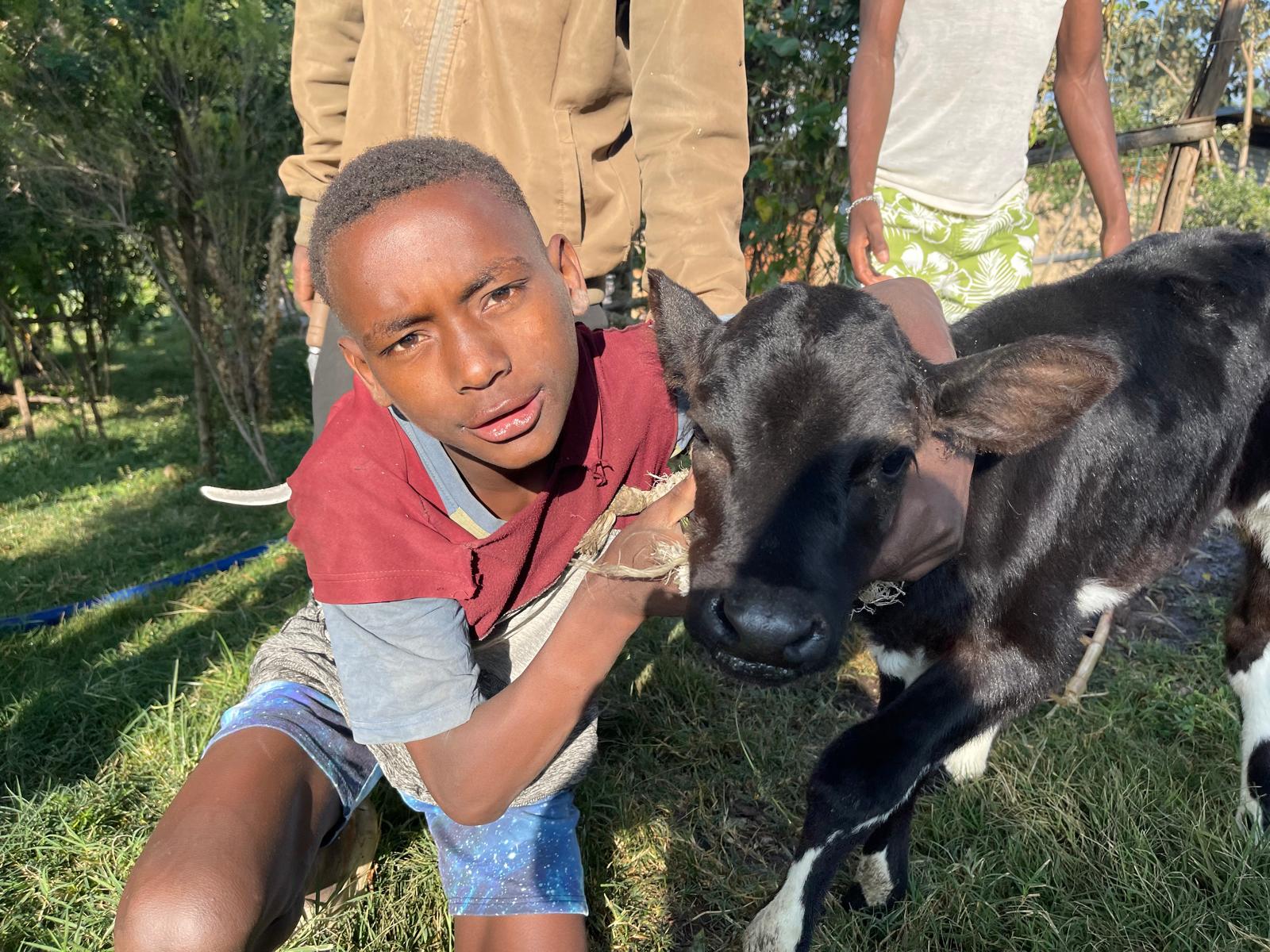 Furda 15 v. Furda on tullut keskukseen aivan työn alkuvaiheessa 2019 yhdessä kaksoisveljensä "Callan" kanssa. Elämä kadulla oli kovaa, piti syödä ruokia roskiksista, kadulla oli vaarallista ja joutui helposti tappeluihin. Furda on luonteeltaan hyvin iloinen, hän vitsailee ja puhuu paljon ja on hyvin koominen poika. Hän on kesän 2025 aikana kasvanut paljon ja alkanut ottamaan entistä enemmän vastuuta elämästä ja työtehtävistä ja saanut tästä mainintaa. 